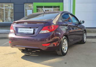Подержанный автомобиль Hyundai Solaris Sedan 2011 года (5 фото)