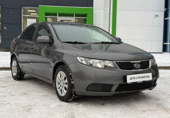 Подержанный автомобиль Kia Cerato Sedan 2012 года (3 фото)