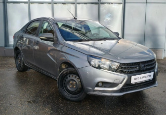 Подержанный автомобиль LADA (ВАЗ) Vesta Sedan 2017 года (2 фото)