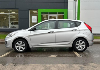 Подержанный автомобиль Hyundai Solaris Hatchback 2012 года (8 фото)