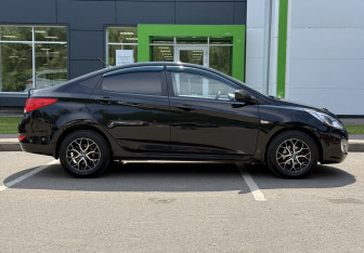 Подержанный автомобиль Hyundai Solaris Sedan 2013 года (4 фото)
