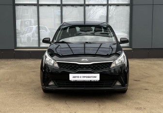 Подержанный автомобиль Kia Rio Sedan 2021 года (2 фото)
