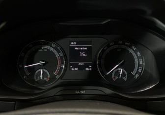 Подержанный автомобиль Skoda Karoq 2021 года (13 фото)