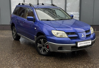 Подержанный автомобиль Mitsubishi Outlander 2005 года (2 фото)