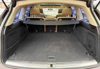 Подержанный автомобиль Audi Q7 2014 года (20 фото)