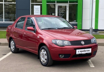 Подержанный автомобиль Fiat Albea 2011 года (3 фото)