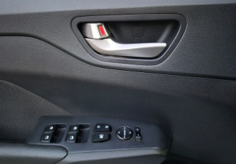 Подержанный автомобиль Hyundai Solaris Sedan 2018 года (14 фото)