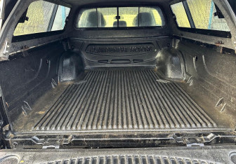 Подержанный автомобиль Mitsubishi L200 2015 года (14 фото)