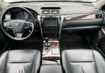 Подержанный автомобиль Toyota Camry Sedan 2014 года (11 фото)