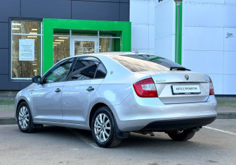 Подержанный автомобиль Skoda Rapid Liftback 2017 года (7 фото)