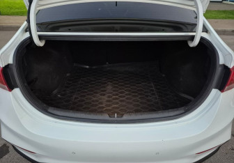 Подержанный автомобиль Hyundai Solaris Sedan 2018 года (15 фото)