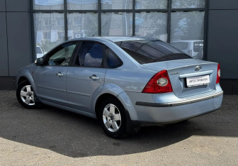 Подержанный автомобиль Ford Focus Sedan 2007 года (4 фото)