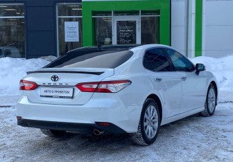 Подержанный автомобиль Toyota Camry Sedan 2018 года (5 фото)