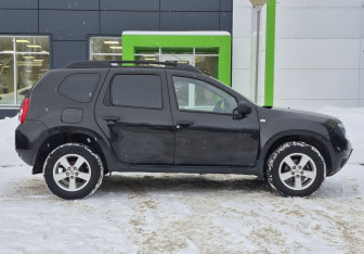 Подержанный автомобиль Renault Duster 2012 года (4 фото)