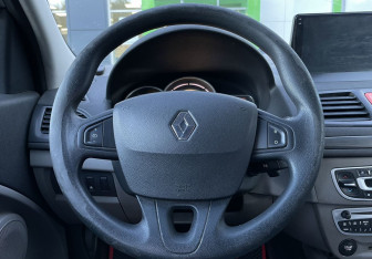 Подержанный автомобиль Renault Megane Hatchback 2009 года (12 фото)