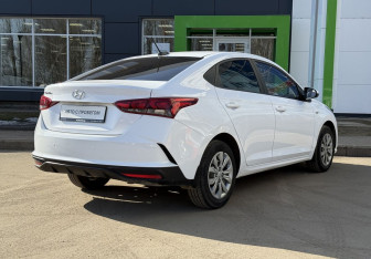 Подержанный автомобиль Hyundai Solaris Sedan 2021 года (5 фото)