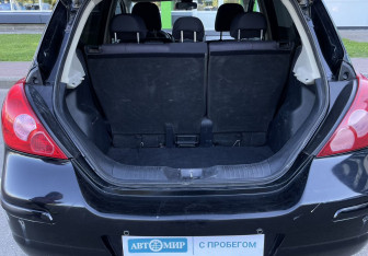 Подержанный автомобиль Nissan Tiida Hatchback 2008 года (17 фото)