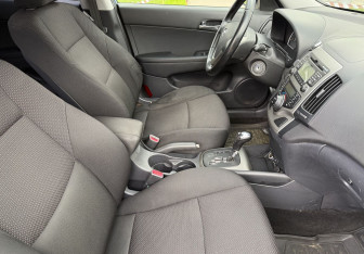 Подержанный автомобиль Hyundai i30 Hatchback 2009 года (10 фото)