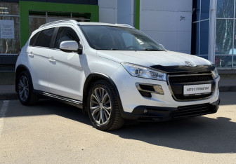 Подержанный автомобиль Peugeot 4008 2012 года (3 фото)