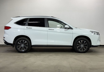 Подержанный автомобиль Haval M6 2024 года (4 фото)