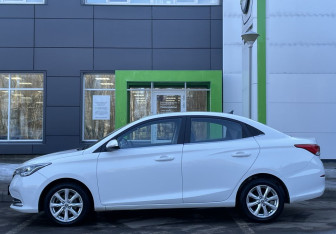 Подержанный автомобиль Changan Alsvin 2023 года (8 фото)