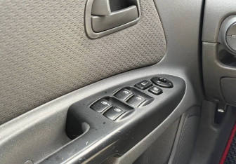 Подержанный автомобиль Kia Rio Sedan 2009 года (14 фото)