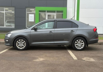 Подержанный автомобиль Skoda Rapid Liftback 2022 года (8 фото)