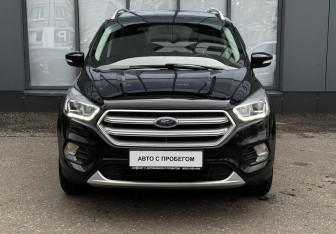 Подержанный автомобиль Ford Kuga 2019 года (3 фото)