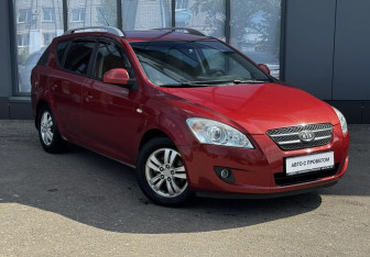 Подержанный автомобиль Kia Ceed Wagon 2009 года (3 фото)