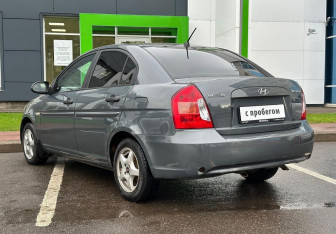 Подержанный автомобиль Hyundai Verna Sedan 2008 года (7 фото)
