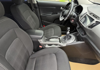 Подержанный автомобиль Kia Sportage 2014 года (9 фото)