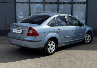 Подержанный автомобиль Ford Focus Sedan 2007 года (5 фото)