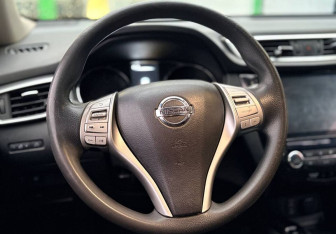 Подержанный автомобиль Nissan X-Trail 2016 года (12 фото)