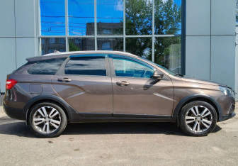 Подержанный автомобиль LADA (ВАЗ) Vesta Wagon 2017 года (4 фото)