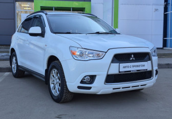 Подержанный автомобиль Mitsubishi ASX 2012 года (3 фото)