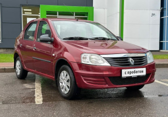 Подержанный автомобиль Renault Logan Sedan 2011 года (3 фото)