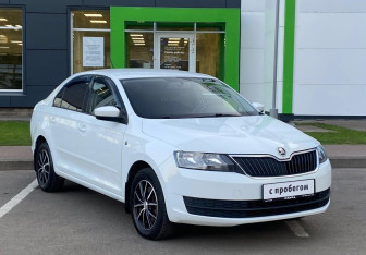 Подержанный автомобиль Skoda Rapid Liftback 2014 года (3 фото)