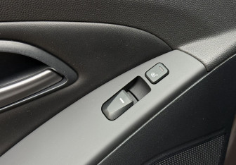 Подержанный автомобиль Hyundai ix35 2014 года (13 фото)