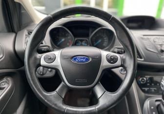 Подержанный автомобиль Ford Kuga 2014 года (13 фото)