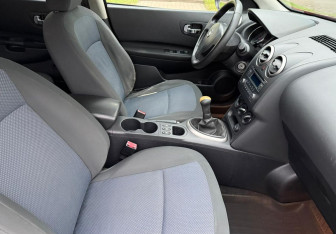 Подержанный автомобиль Nissan Qashqai+2 2012 года (9 фото)