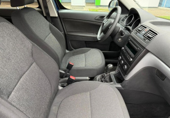 Подержанный автомобиль Skoda Yeti 2014 года (10 фото)