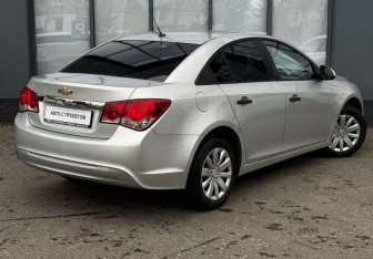 Подержанный автомобиль Chevrolet Cruze Sedan 2014 года (6 фото)