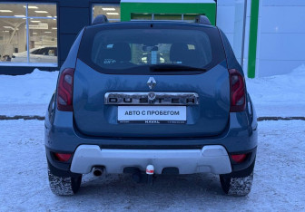 Подержанный автомобиль Renault Duster 2015 года (6 фото)