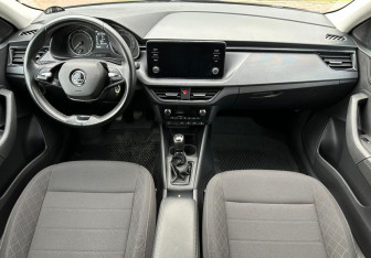 Подержанный автомобиль Skoda Rapid Liftback 2022 года (11 фото)