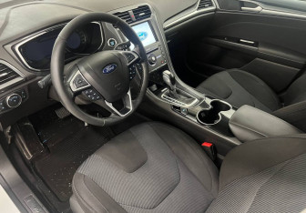 Подержанный автомобиль Ford Mondeo Sedan 2016 года (9 фото)