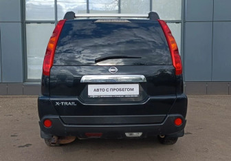 Подержанный автомобиль Nissan X-Trail 2007 года (7 фото)