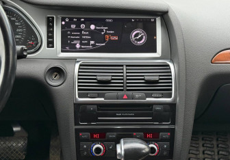 Подержанный автомобиль Audi Q7 2015 года (14 фото)