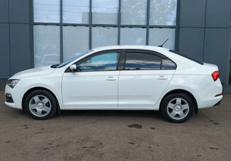 Подержанный автомобиль Skoda Rapid Liftback 2020 года (6 фото)