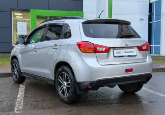 Подержанный автомобиль Mitsubishi ASX 2014 года (7 фото)