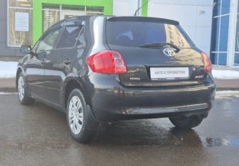 Подержанный автомобиль Toyota Auris Hatchback 2007 года (7 фото)